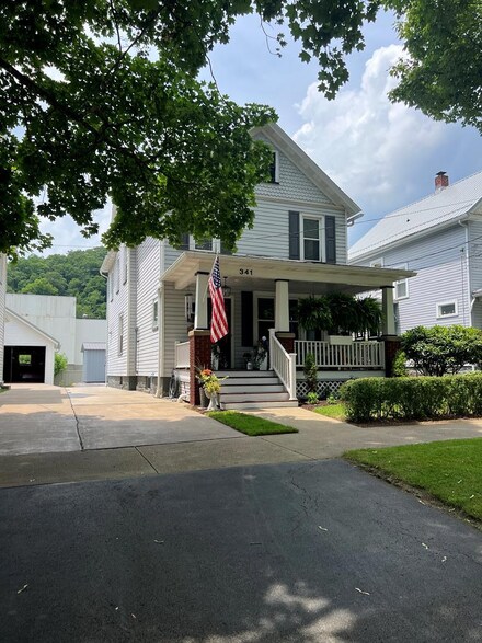 341 Liberty St, Franklin, PA 16323