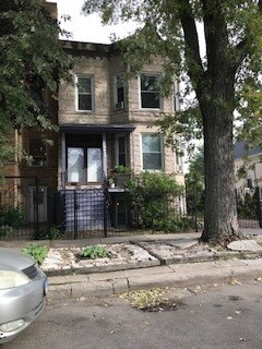 2833 N Whipple St, Chicago, IL 60618