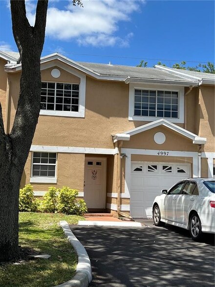 4997 SW 123rd Te, Unincorporated Broward County, FL 33330