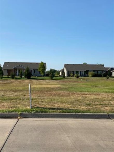 615 Goldspike, Newton, KS 67114