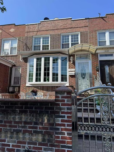 33-12 24th Ave Unit 2nd Floor, Astoria, NY 11103