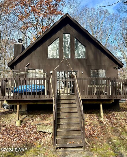 131 Wild Meadow Dr, Milford, PA 18337