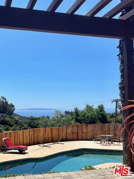 2329 Tuna Canyon Rd, Topanga, CA 90290