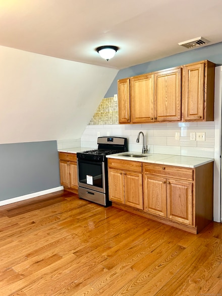 26 Plaza Ave Unit 3rd Floor, Waterbury, CT 06710