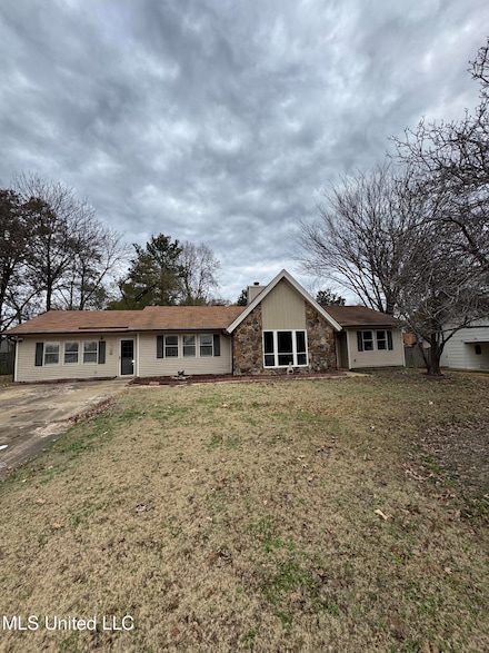 6734 Lake Forest Dr N, Walls, MS 38680