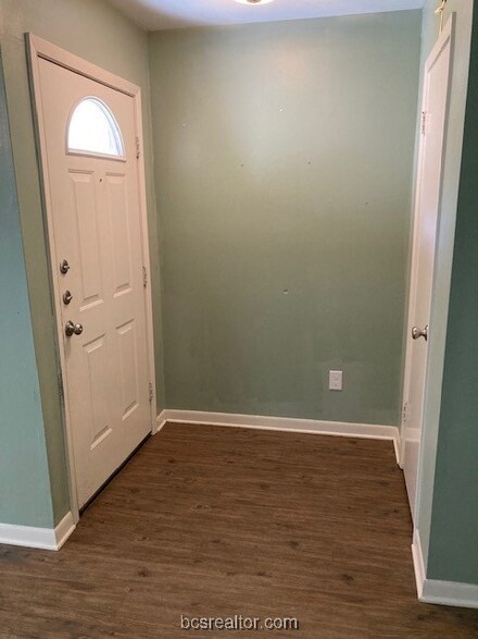 2323 De Lee St Unit 32, Bryan, TX 77802