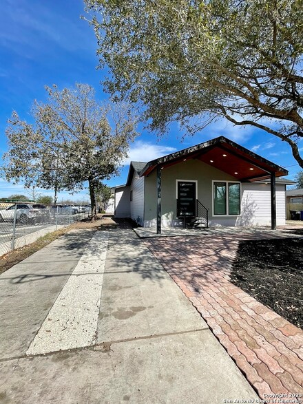 415 Berlin Ave, San Antonio, TX 78211