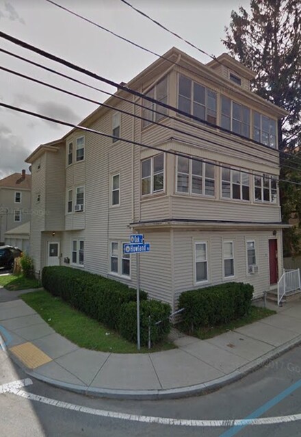 31 Howland Rd, Fairhaven, MA 02719