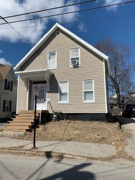 221 Douglas St, Manchester, NH 03102