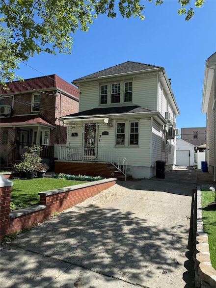 93-19 201st St, Hollis, NY 11423