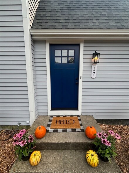 17 Williamsburg Ln, Scituate, MA 02066