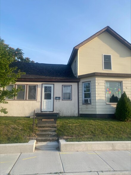 1102 Spring St, Michigan City, IN 46360