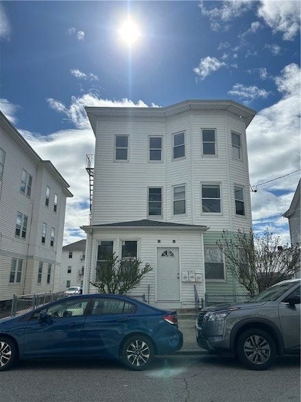 40 Larch St Unit 1, Pawtucket, RI 02860