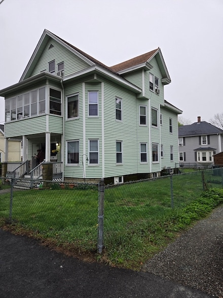28 Elm St, Haverhill, MA 01830
