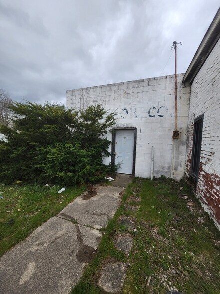 1505 Brown St, Anderson, IN 46016