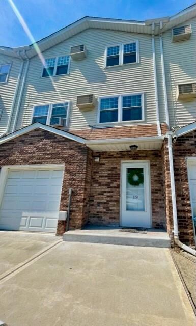 19 Jillian Ct, Staten Island, NY 10310