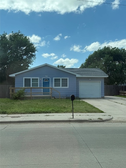 2107 N 8th St, Garden City, KS 67846