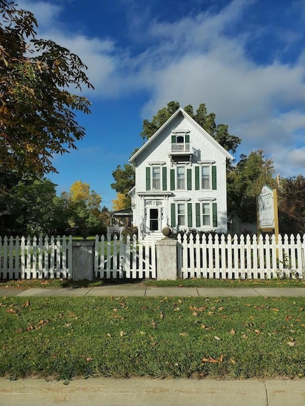 5774 Main St, Lexington, MI 48450