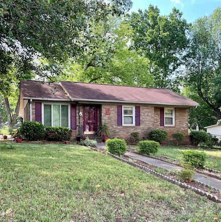 3701 Seaman Dr, Charlotte, NC 28217