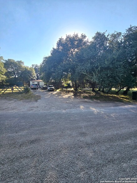 192 Mountain View Place, Pipe Creek, TX 78063
