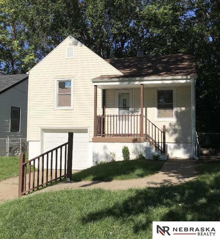 3611 N 42nd St, Omaha, NE 68111