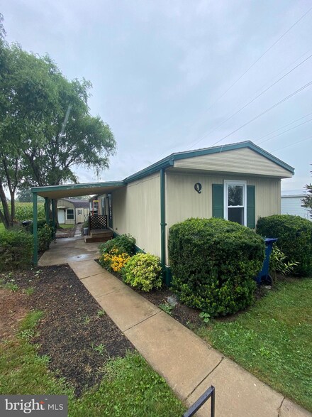 810 Glenwood Dr, Ephrata, PA 17522