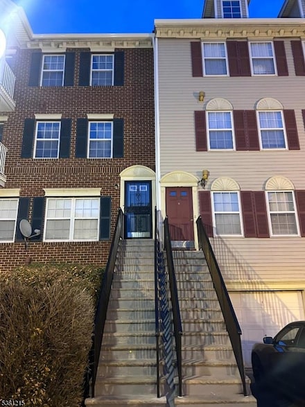 212 Matthews Dr, Newark, NJ 07103