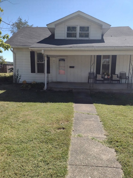 301 N Padgett St, Morganfield, KY 42437