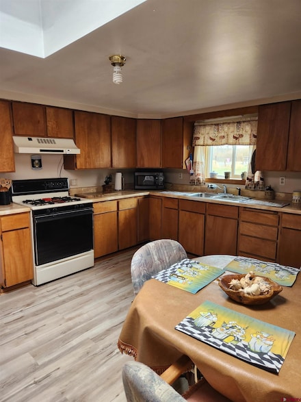5272 W County Road 5 N, Del Norte, CO 81132