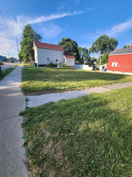 315 Cypress St, Manistee, MI 49660