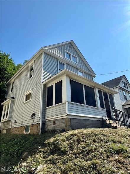 31 E Emerling Ave, Akron, OH 44301