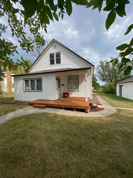 312 Brandt Ave N, Fosston, MN 56542