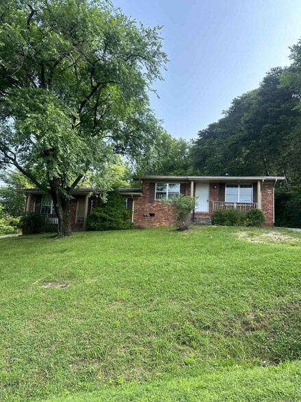 6325 Plantation Dr, Chattanooga, TN 37416
