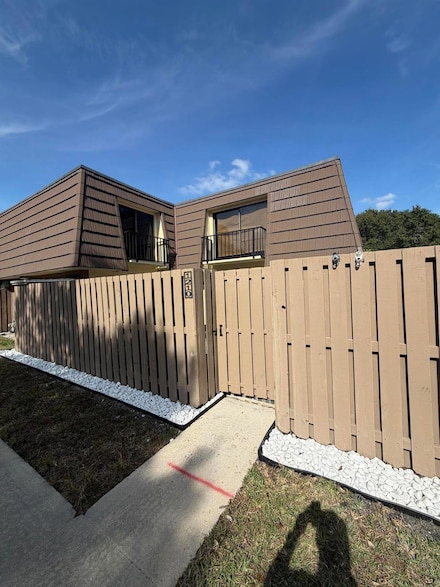 1210 12th Ct, Palm Beach Gardens, FL 33410