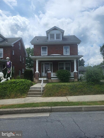 102 Summit Ave, Reading, PA 19607