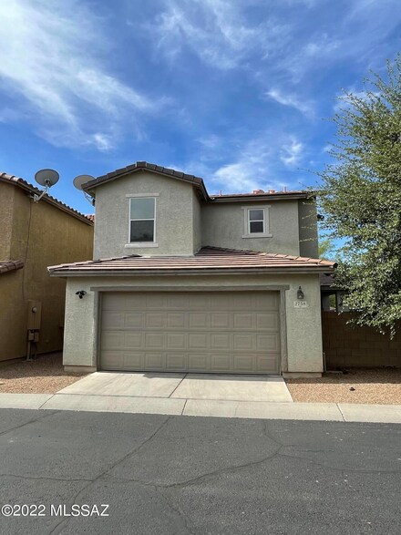 2758 N Saramano Ln, Tucson, AZ 85712