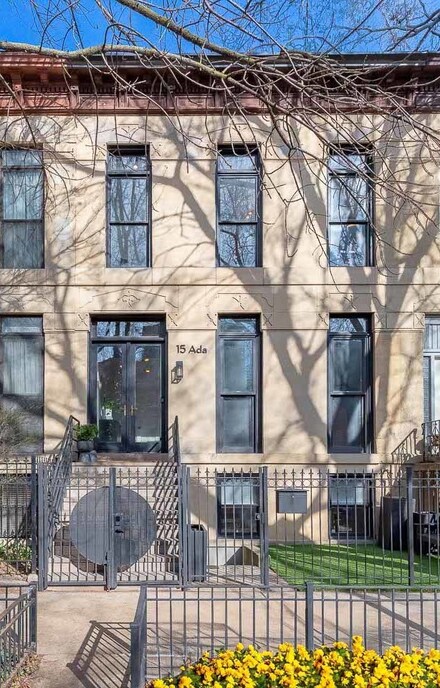 15 N Ada St, Chicago, IL 60607