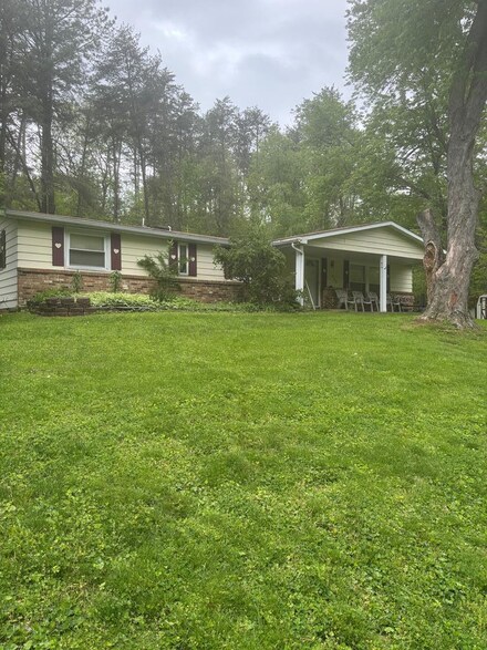 1449 Hard Scrapple Rd, Wellston, OH 45692