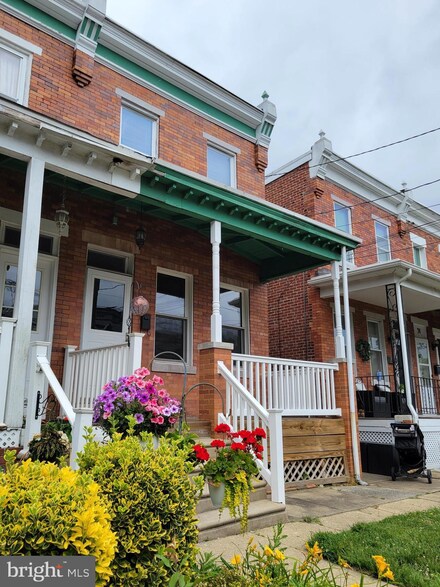 27 E Collings Ave, Collingswood, NJ 08108