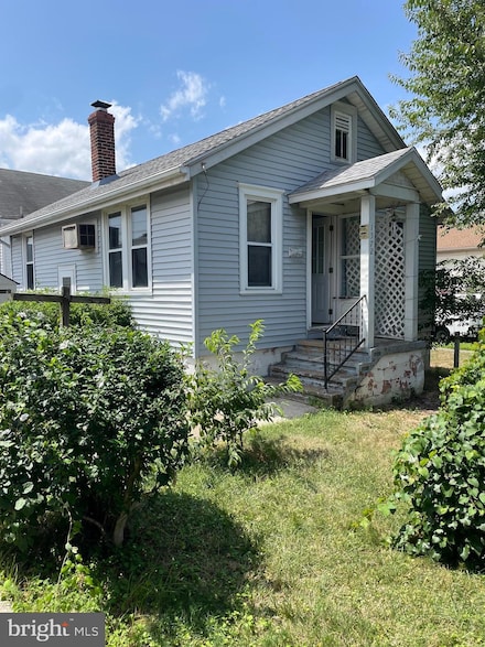 1572 Huddell Ave, Marcus Hook, PA 19061