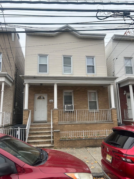 18 W 16th St Unit 2, Bayonne, NJ 07002