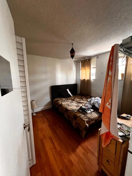 210 SW 11th St Unit 406, Miami, FL 33130