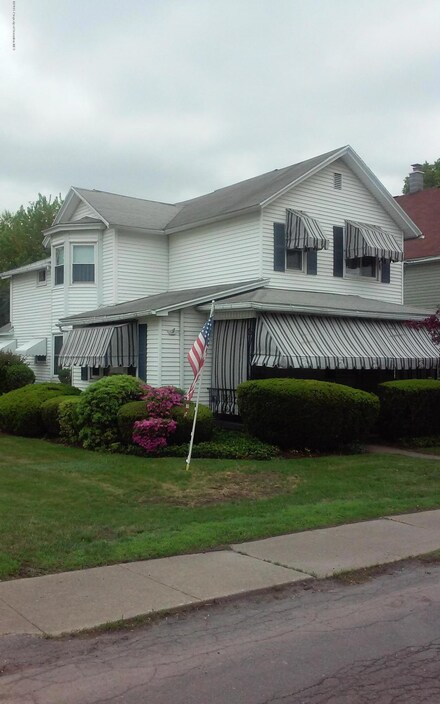 514 Keystone Ave, Peckville, PA 18452