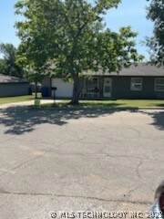 815 Parkview Dr, Cushing, OK 74023