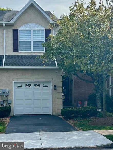 1017 Avondale Dr, Red Hill, PA 18076