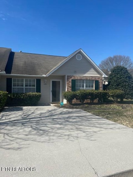1707 Wood Song Ln, Knoxville, TN 37914