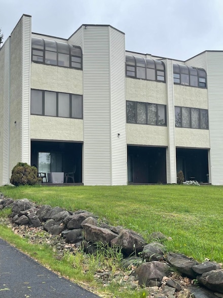 146 Foxfire Dr Unit 307, Mount Pocono, PA 18344