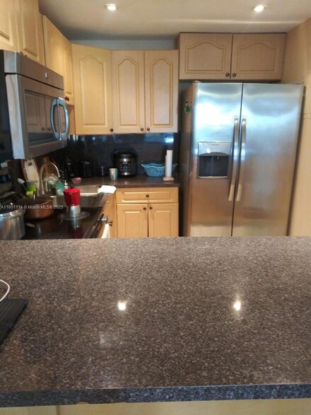 6095 W 19th Ave Unit 407, Hialeah, FL 33012