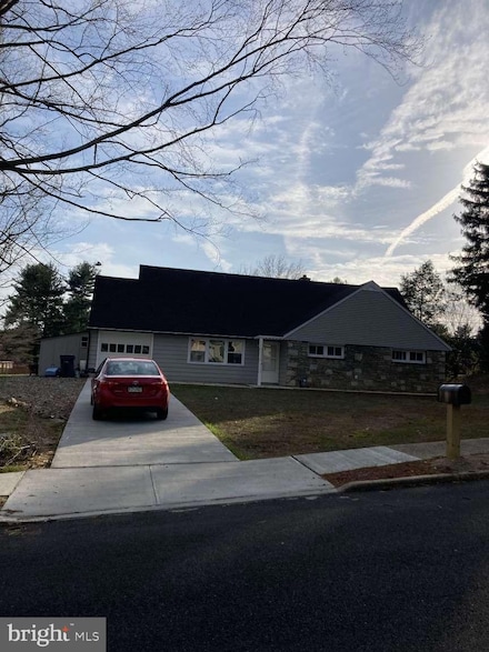 806 Rhodes Ave, Jenkintown, PA 19046