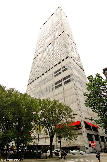 180 E Pearson St Unit 5906, Chicago, IL 60611